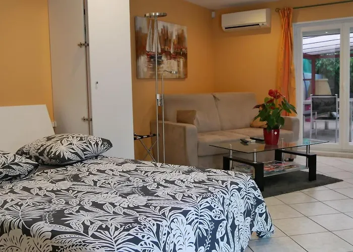 Oda ve Kahvaltı Seignemartin 3*